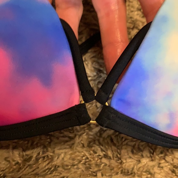 Pink/Victoria’s Secret bikini swim top NWT size S - Picture 2 of 5